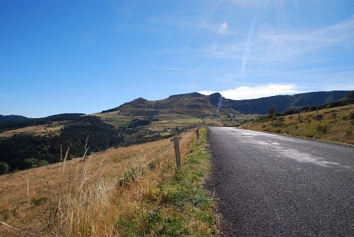 24-Roche des cuzets depuis la route touristique du pied du Mezenc