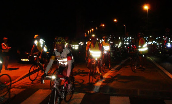 Le départ de nuit est une grande première pour moi. Mais je retrouve rapidement l'euphorie que j'avais connu lors de ma première Thiers-Roanne (marche) ou Randonnée des Grenouilles (VTT) - Nocturne.