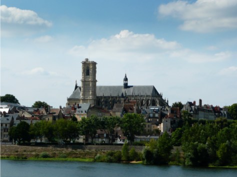 Nevers et sa cathédrale.