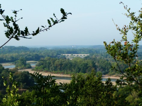 Le pont canal, vu depuis le panorama du bec d'Allier.