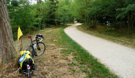 Je traverse un grand parc, situé un peu avant Orléans.