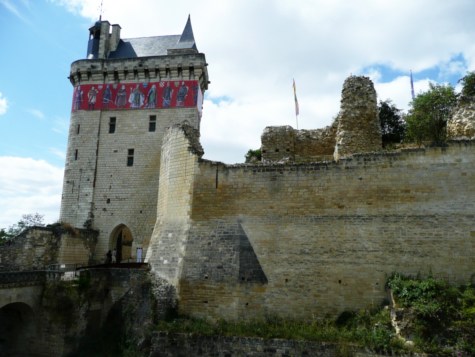 La forteresse royale de Chinon, imprenable.